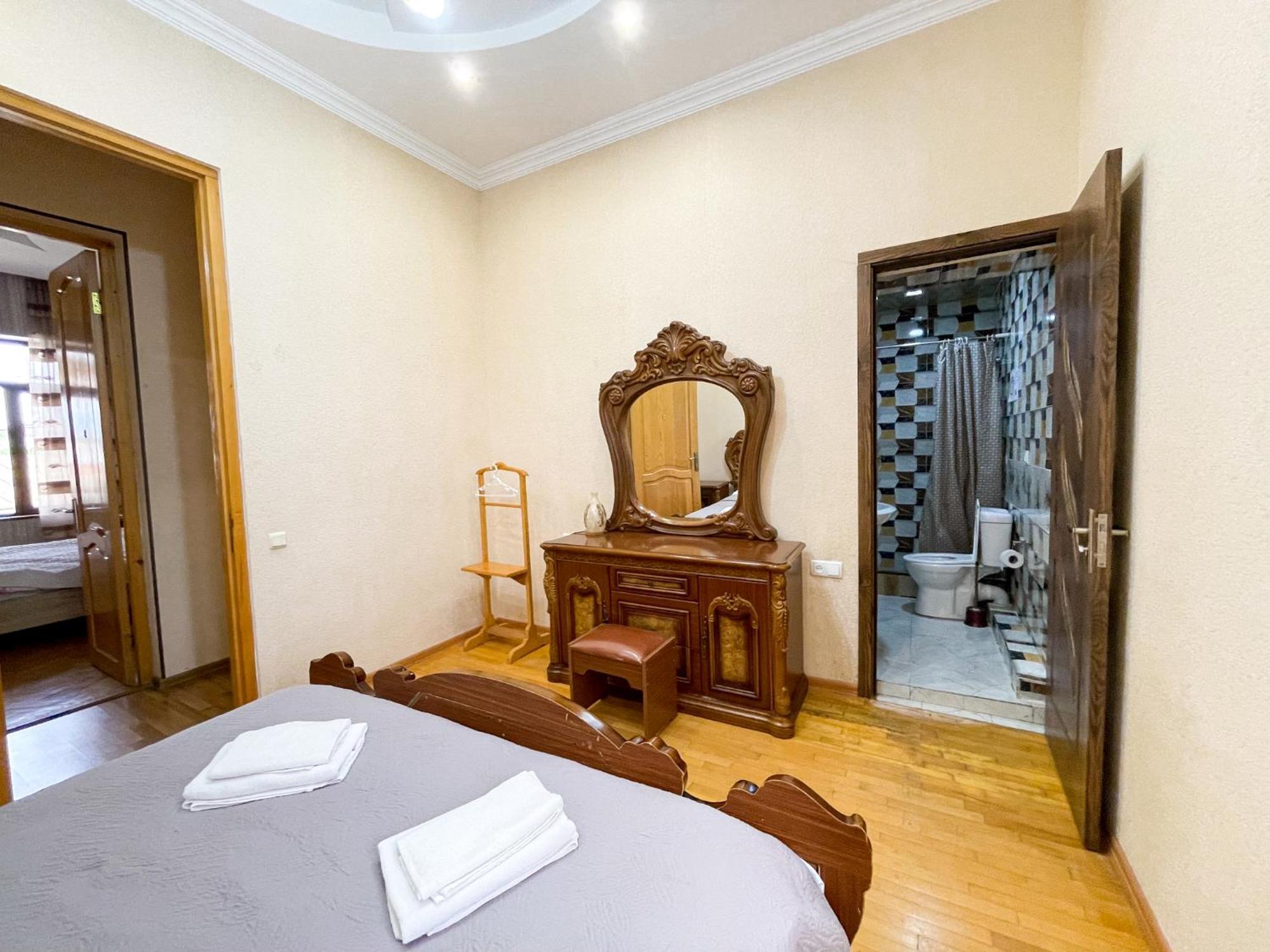 Hostel Kutaisi By Kote Rum bild